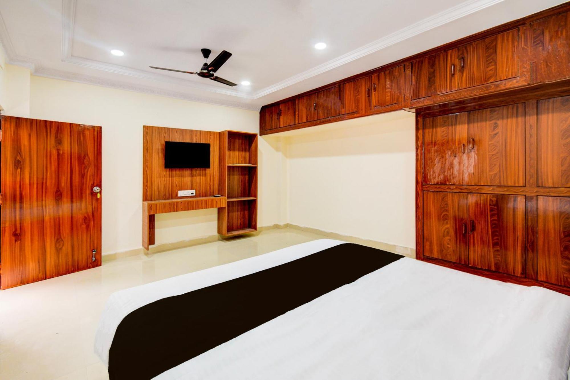 Sururnagar Hotel O D N Groups מראה חיצוני תמונה